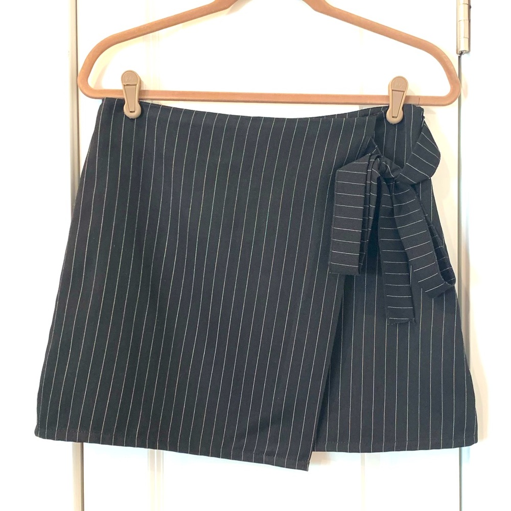 NASTY GAL PINSTRIPE SKIRT